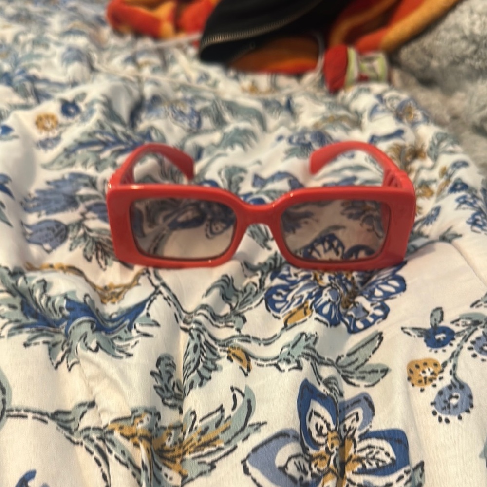 Gucci Red Sunglasses with Bold Design